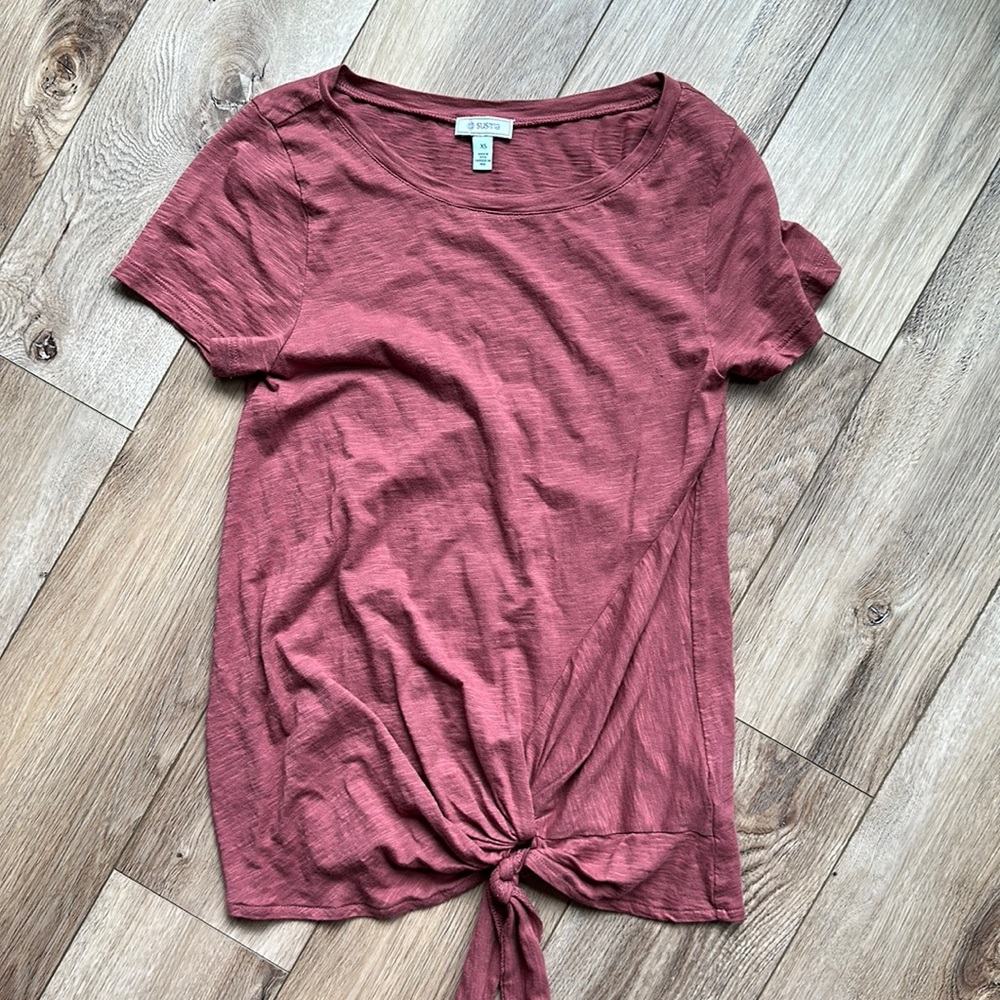Rose colored Susina short sleeve shirt with tie.